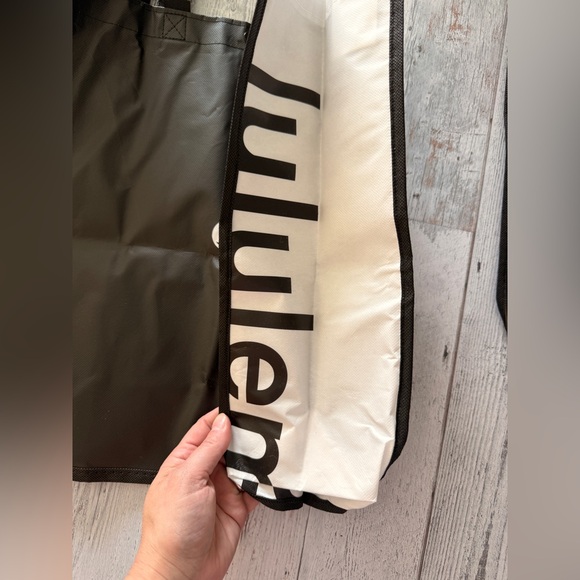 Lululemon reusable bag set - Picture 8 of 8